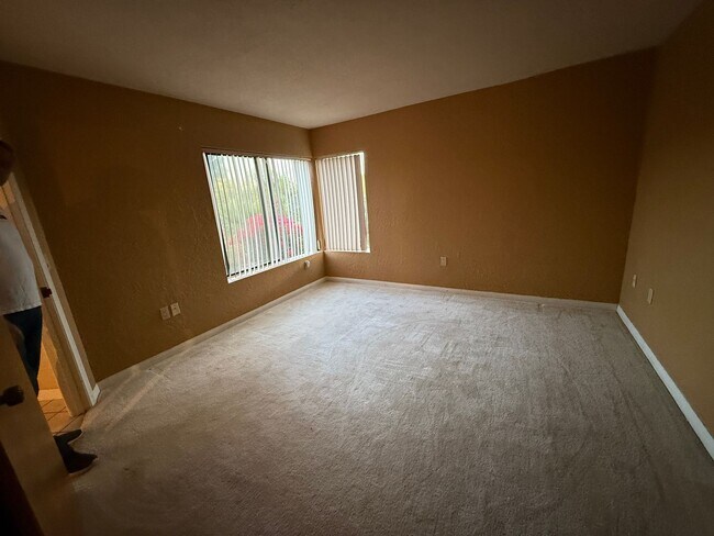 Building Photo - Ranch Bernardo Guest House 1br 1 bath granite kitchen All appliances Washer & Dryer  $2240 For Lease