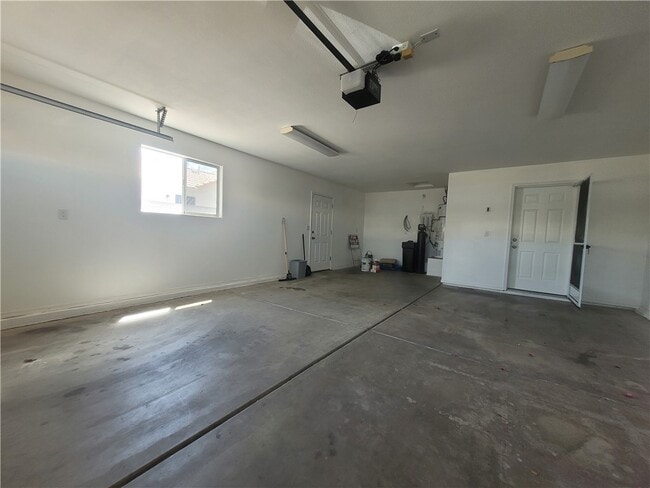 Building Photo - 2986 Ladera Dr