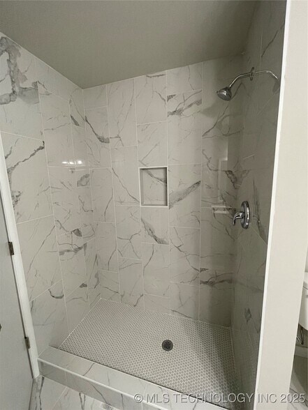 Building Photo - 5308 S Madison Ave