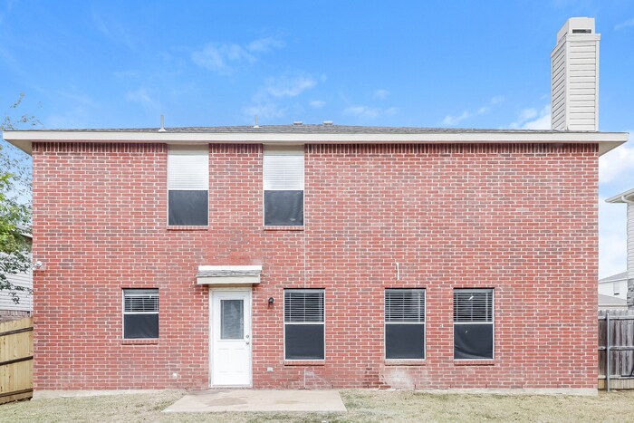 Building Photo - 525 Linacre Dr