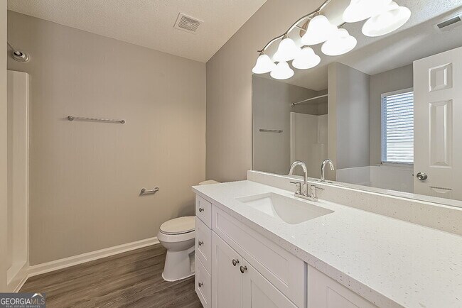 Building Photo - 1205 Redbud Ct