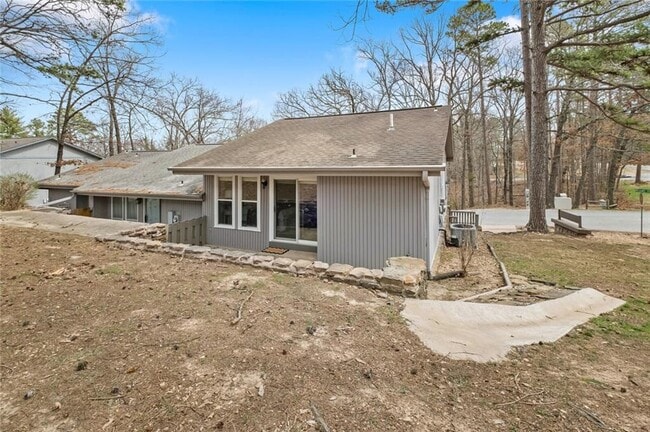 Building Photo - 1 Dogwood Dr