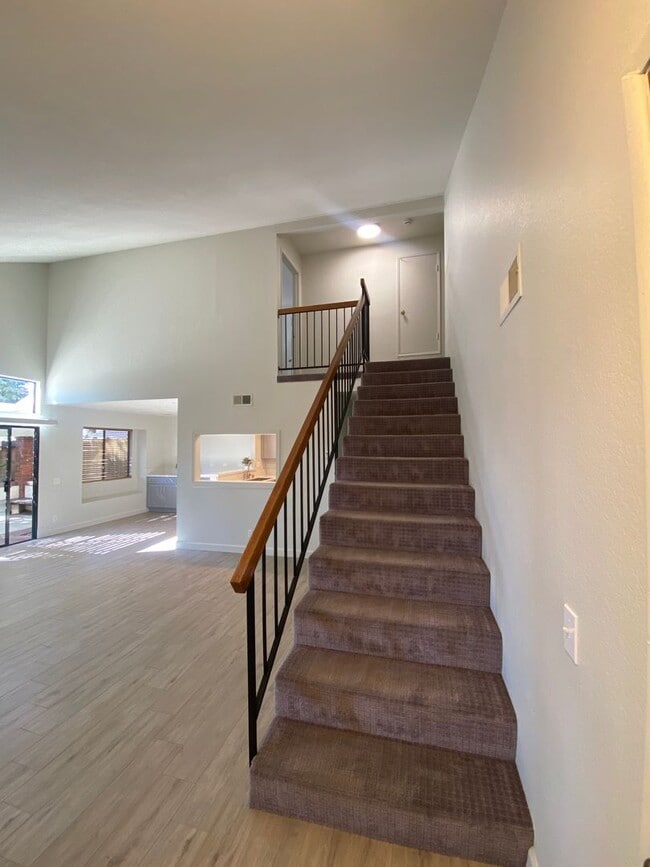 Building Photo - Alta Loma Woods Two Bed with Small Yard an...