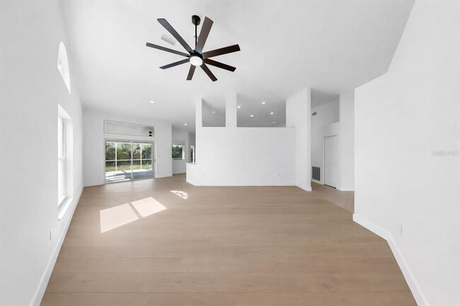 Building Photo - 6409 Stone River Rd