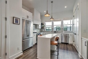 Building Photo - 1253 Wright Ln SE