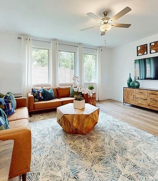 Building Photo - 1000 Chip St