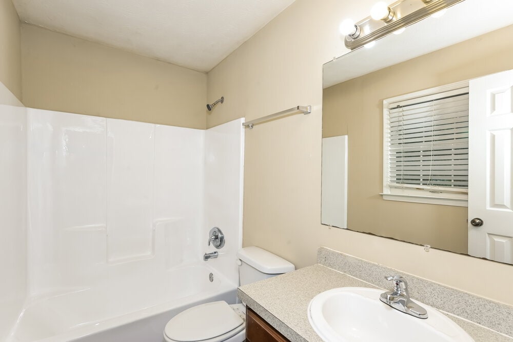 Building Photo - 1560 Cherry Hill Ct SW