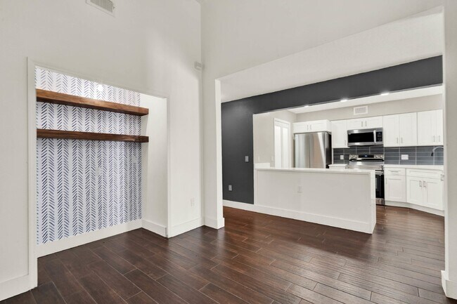 Building Photo - Charming 2-Bedroom + Bonus Room/Loft, 2-Bath Townhome Retreat in Conway!