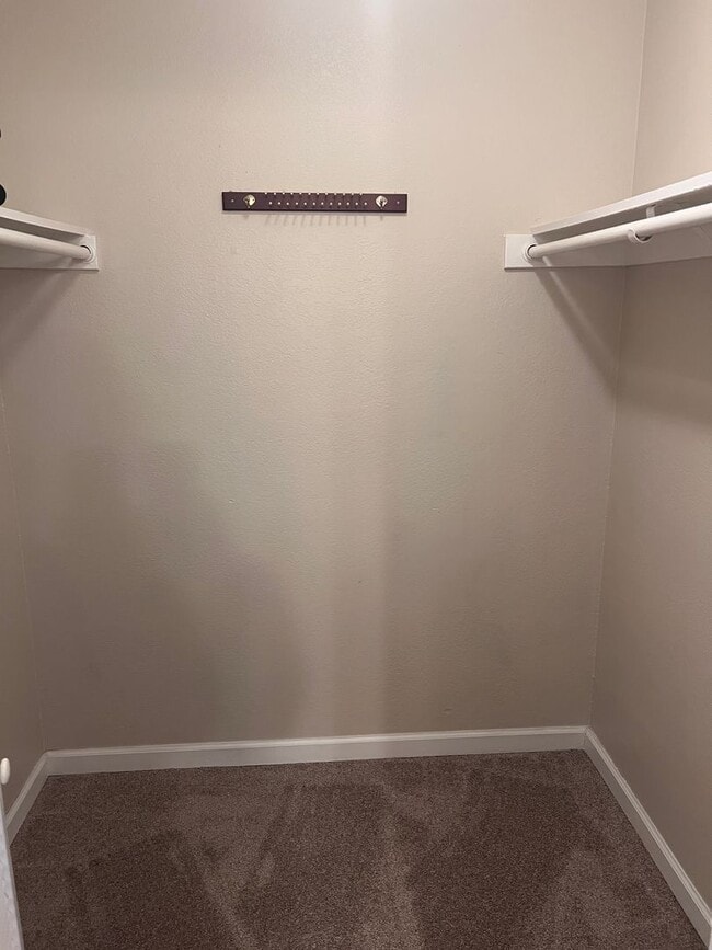 Building Photo - DESIRABLE GATED COMMUNITY WITH VIEWS, POOLS, HOT TUB, FITNESS CENTER, AND MORE!!!