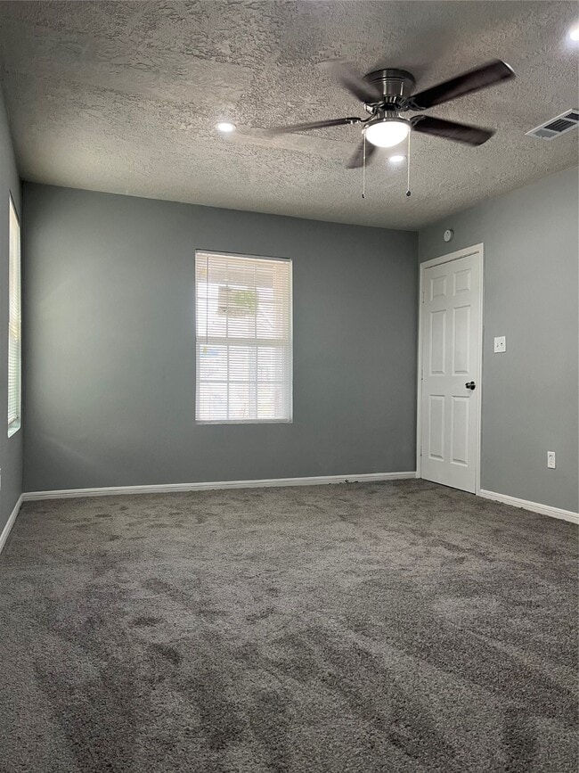 Building Photo - 8308 John St