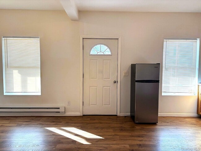 Building Photo - 454 NY-376