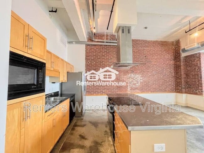 Building Photo - 500 Granby St