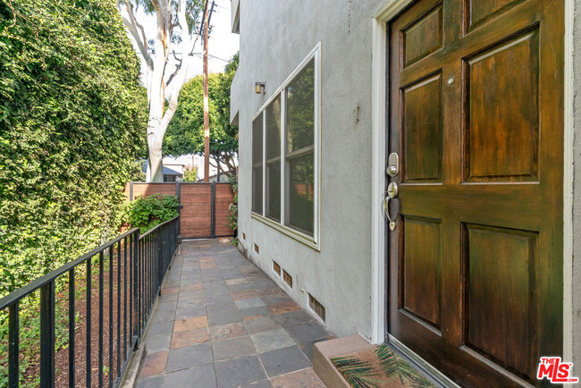 Building Photo - 1226 Franklin St
