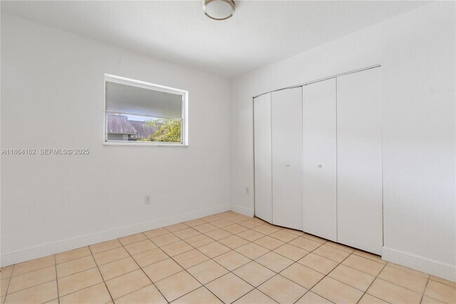 Building Photo - 17255 SW 95th Ave