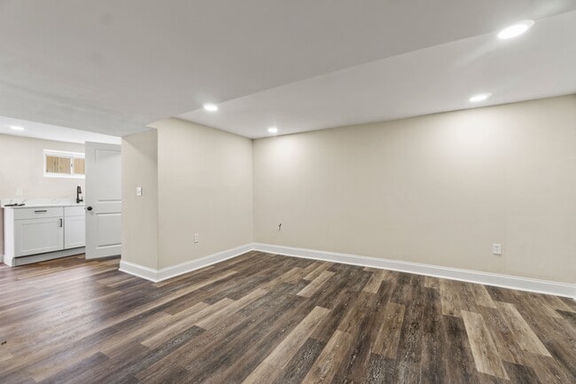 Building Photo - 3005 Fulton St