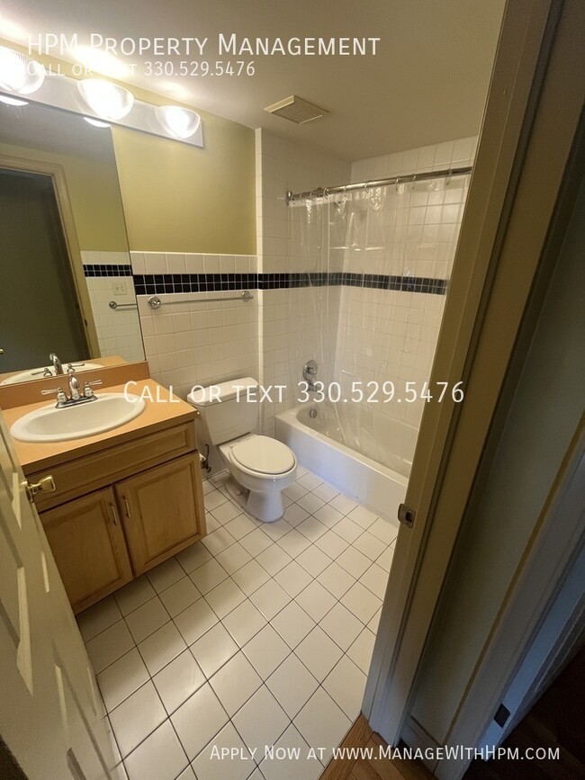 Building Photo - 2404 Prospect Ave E