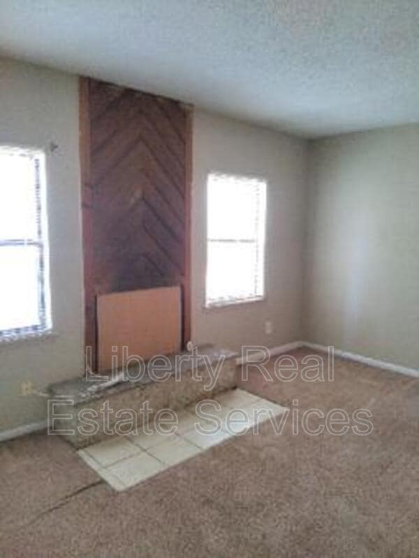 Building Photo - 1065 Kelly Dr