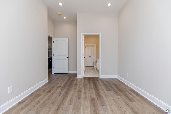 Building Photo - 1013 Northside Dr