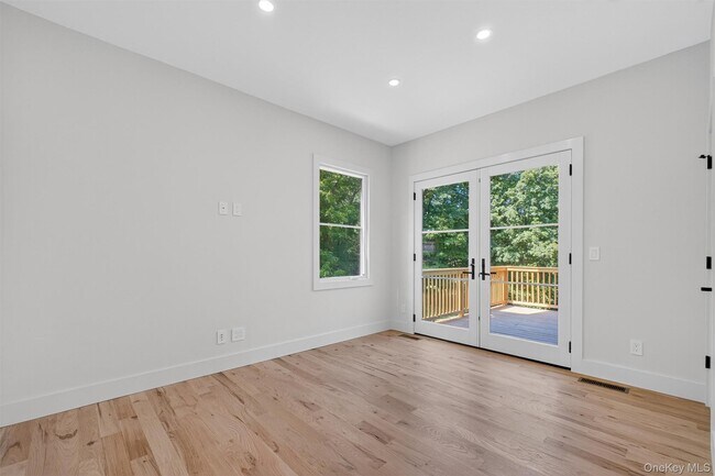 Building Photo - 64 Stonehouse Rd