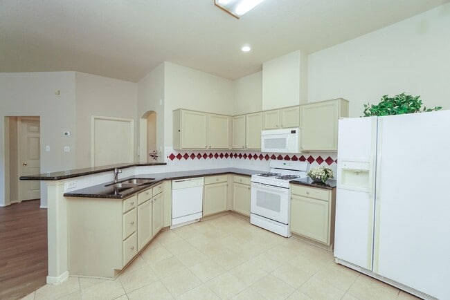 Building Photo - 13627 Mansor Dr