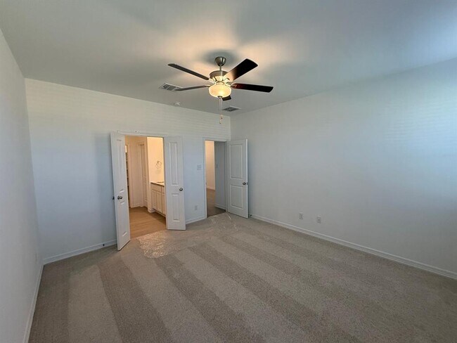 Building Photo - 9241 SW 18th St