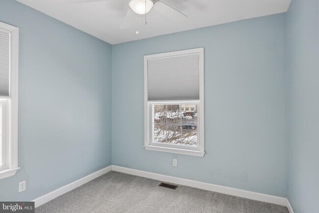 Building Photo - 101 Camber Ln