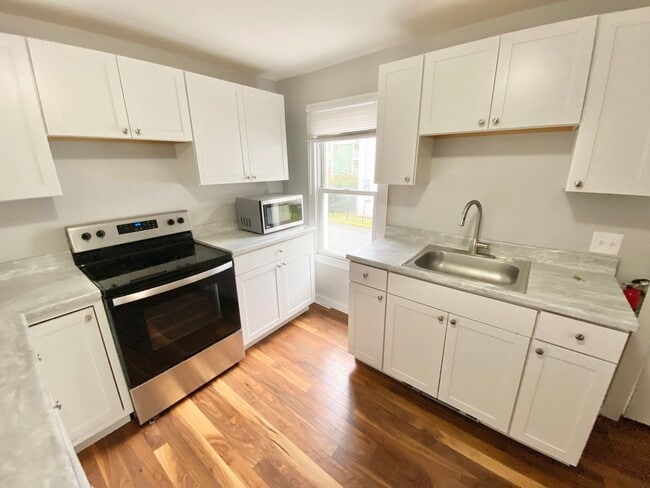 Building Photo - 89 Pitkin St