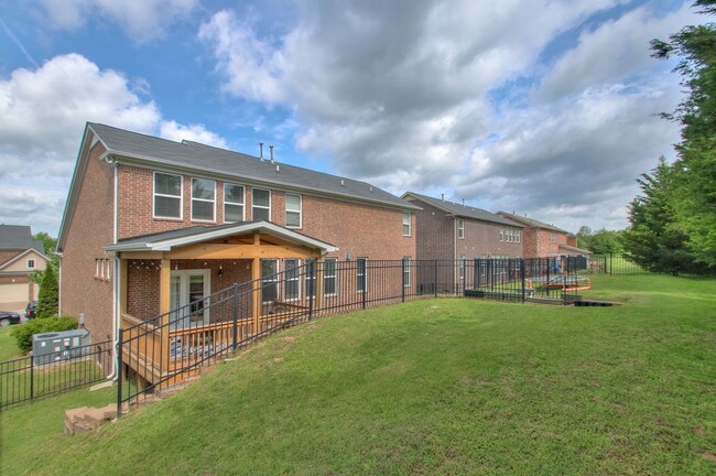 Building Photo - 1113 Camden Cir