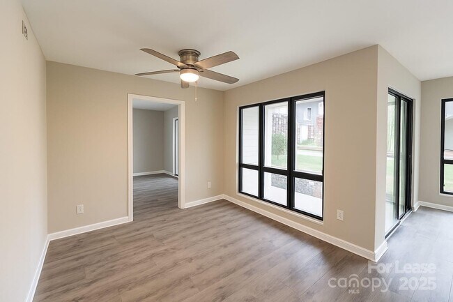 Building Photo - 8033 Cedar Glen Dr