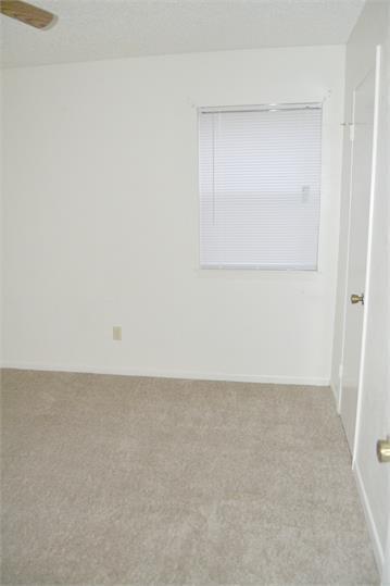 Building Photo - 909 Dryden Ave