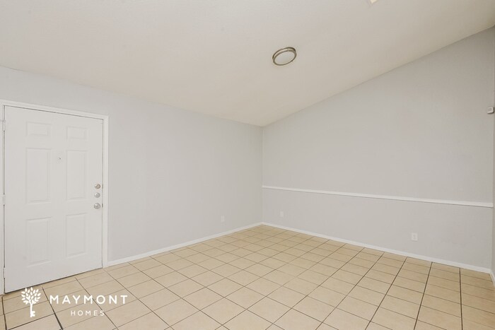 Building Photo - 2209 Sharpshire Ln