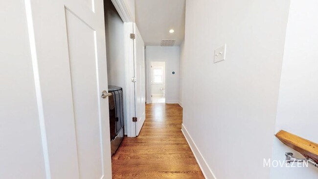 Building Photo - 822 E Lenoir St