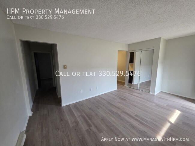 Building Photo - 1015 Howe Ave