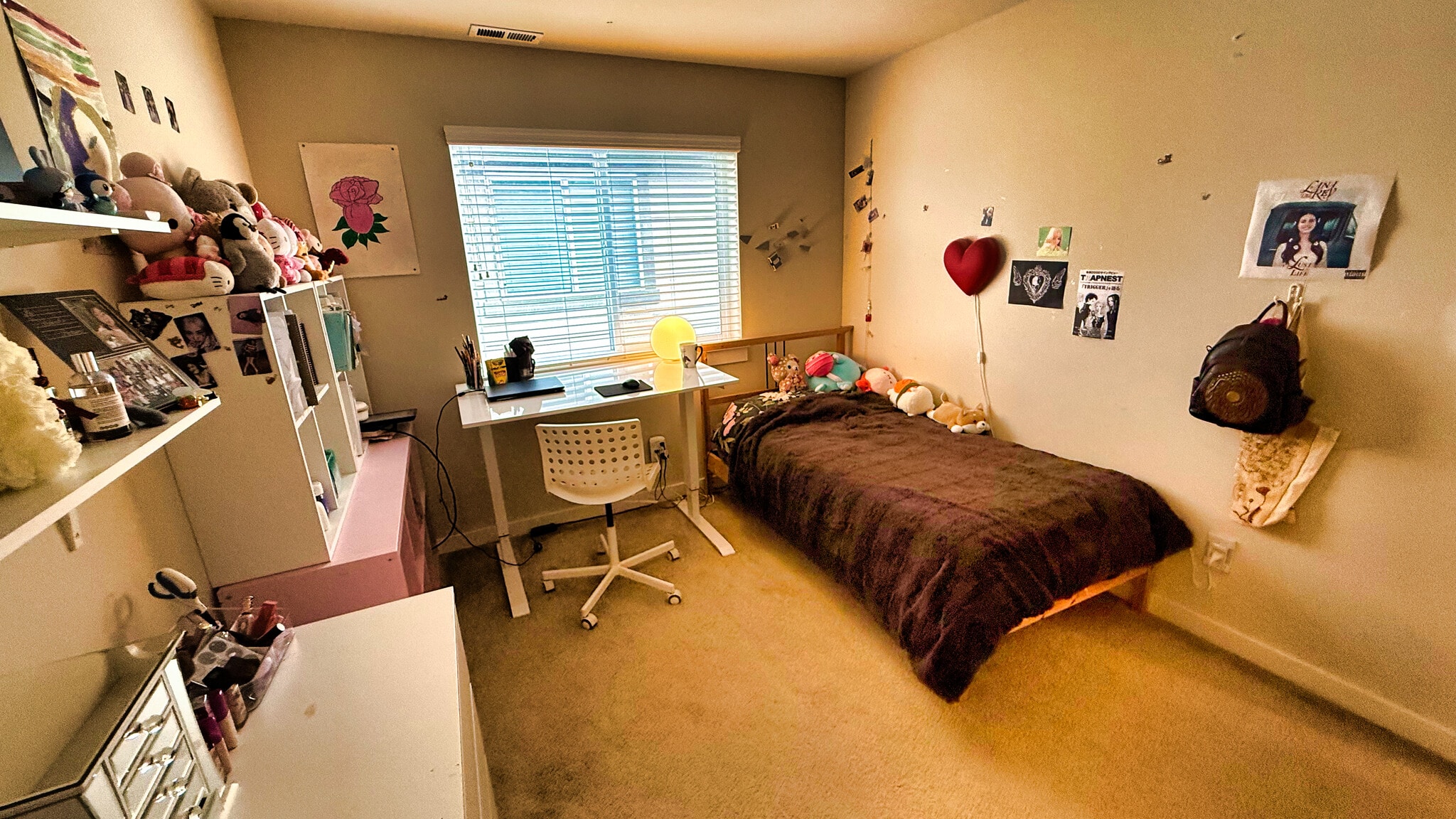 Building Photo - 14600 19th Ave W