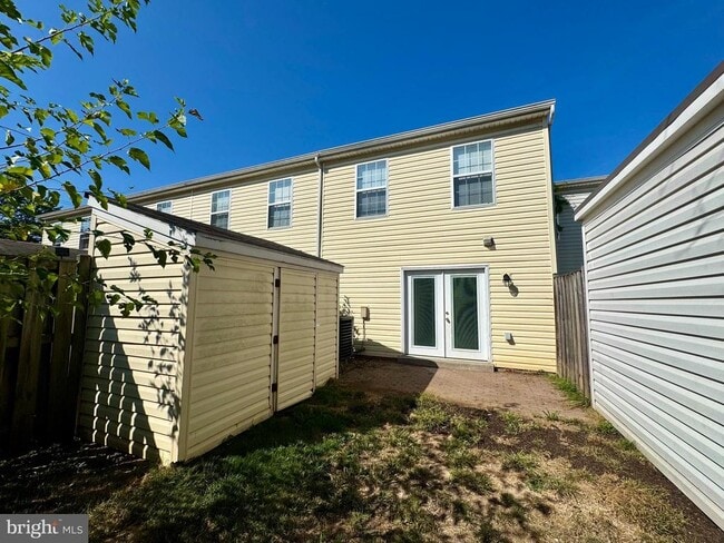 Building Photo - 526 Lancaster Pl