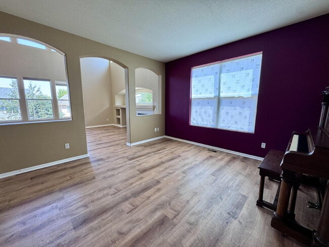 Building Photo - 7031 S Oak Hill Cir