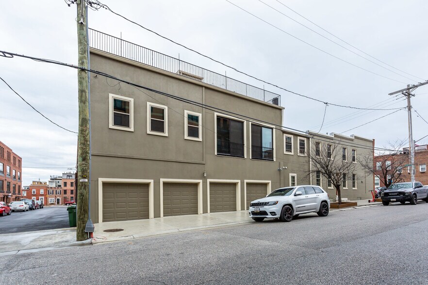 Building Photo - 3427 Elliott St