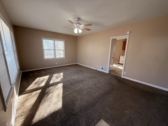 Building Photo - 3908 N 55th St