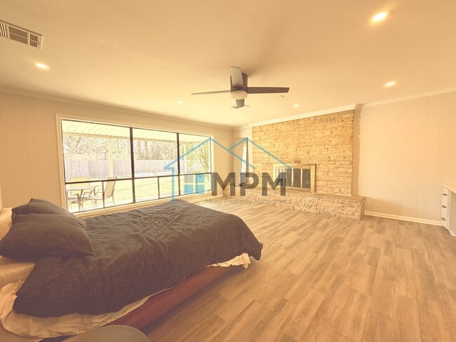 Building Photo - 1706 Lexington Ave