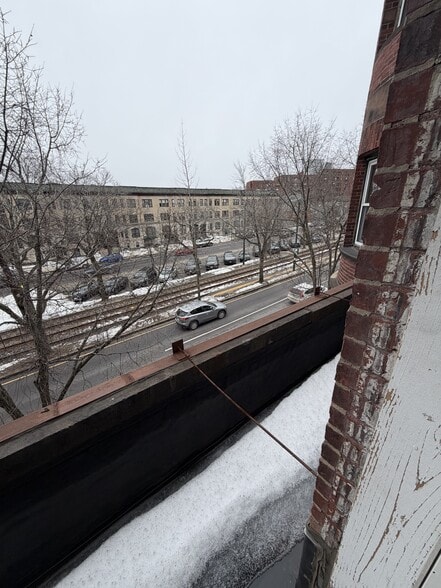 Building Photo - 1404 Beacon St