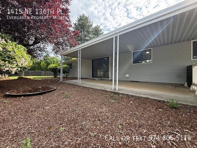 Building Photo - 1415 NE 136th Pl
