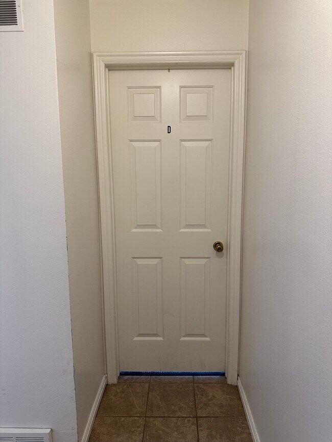 Building Photo - Nottingham Apartments