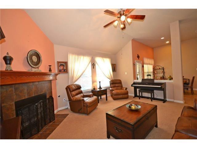 Building Photo - 2411 Stagecoach Bend