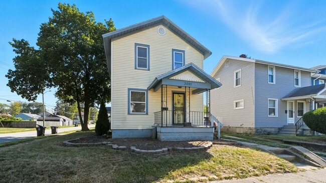 Building Photo - COMING SOON! 2 Bedroom home!