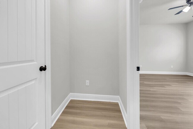 Building Photo - 4603 Jayhawk Dr