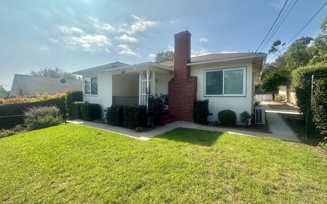 Building Photo - Beautifully Remodeled Unit on the East Side of Santa Barbara