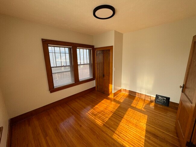 Building Photo - 1002 B St