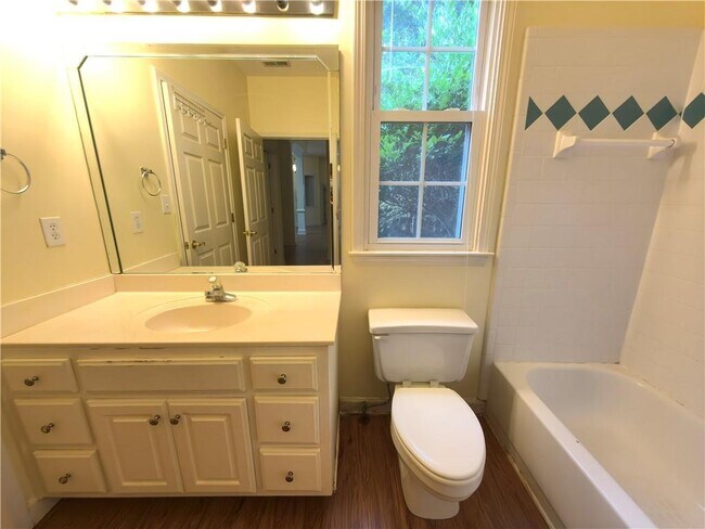 Building Photo - 4009 Treemont Ln