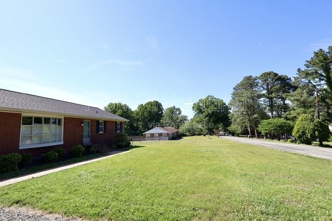 Building Photo - 5913 Osoge Rd