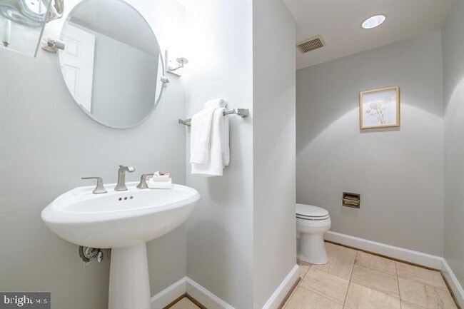 Building Photo - 1080 Wisconsin Ave NW